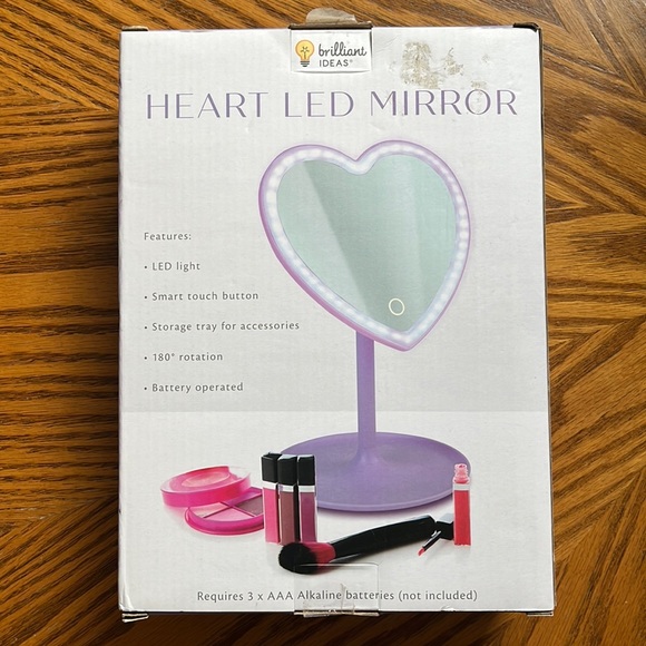 NIB Wireless LED Mirror Purple Heart Shaped Makeup Mirror w/ Touch Light & Tray - Picture 16 of 17